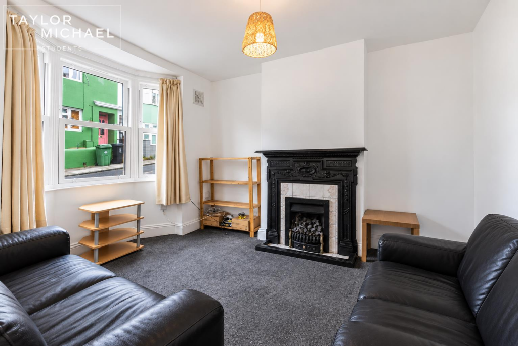 4 bedroom terraced house for rent