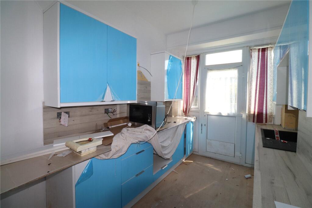 Apartment in Kirkcaldy, West Gallatown, Gallatown - View 2