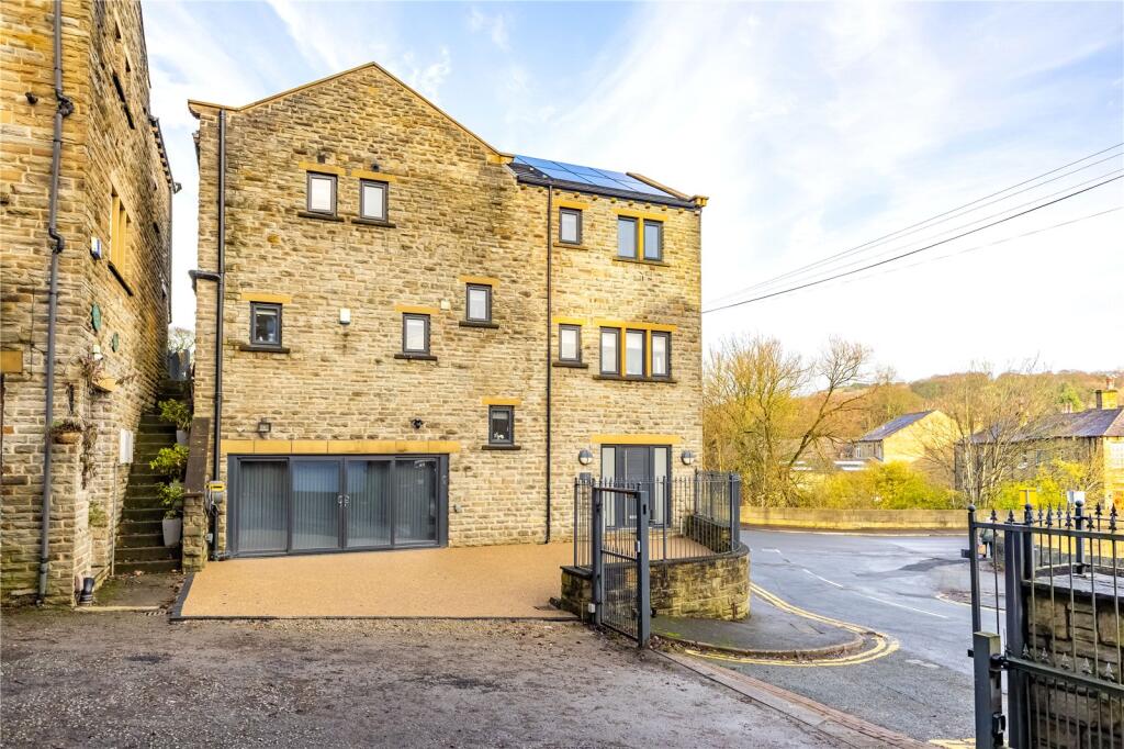 Old Turnpike, Honley, Holmfirth, HD9 photo 3