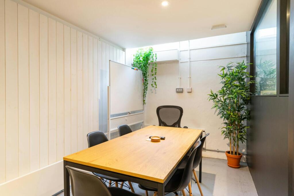 5-Durham-Yard-Unit-6-E2-Bethnal-Green-London-Fields-Office-Studio-To-Let-Internal11-Dominion.London.jpg