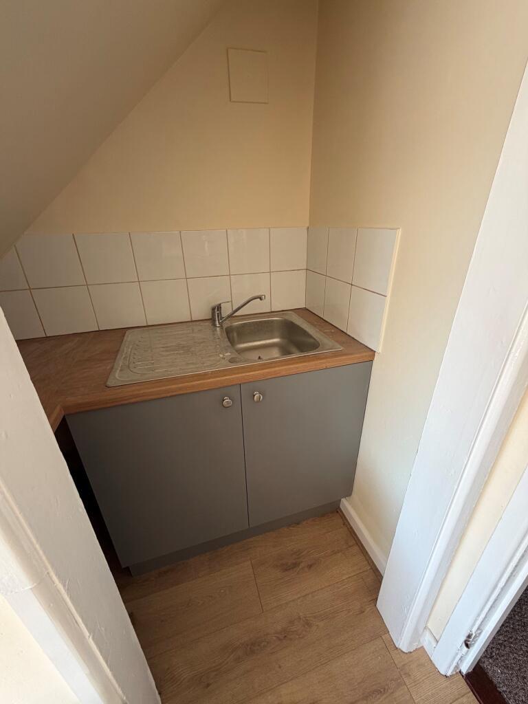 Apartment in Newport - View 5