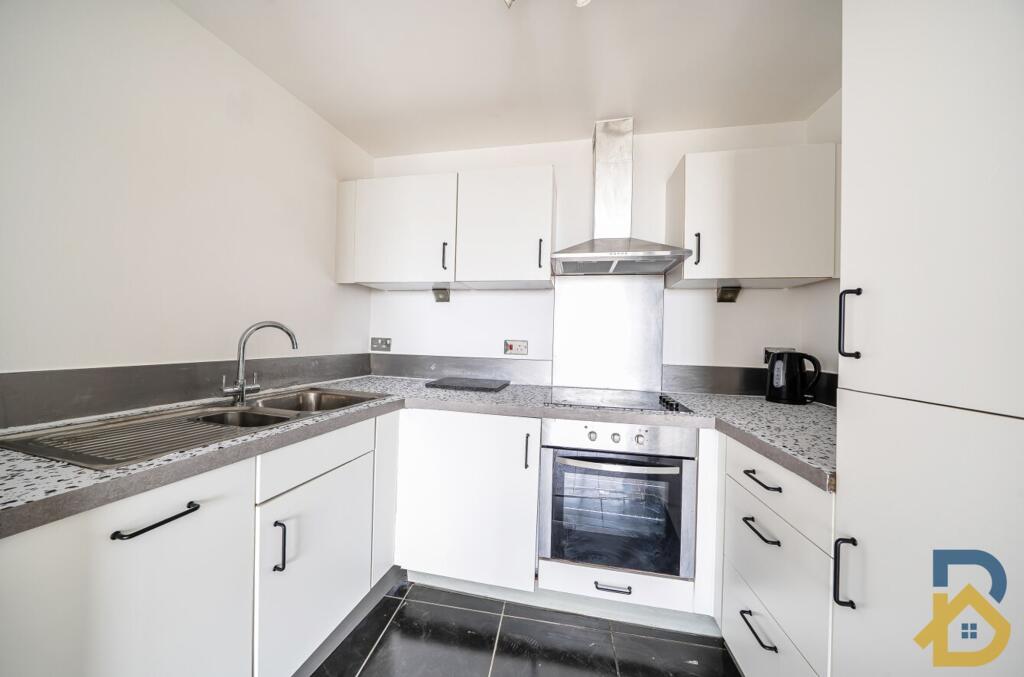 Apartment in London - View 5