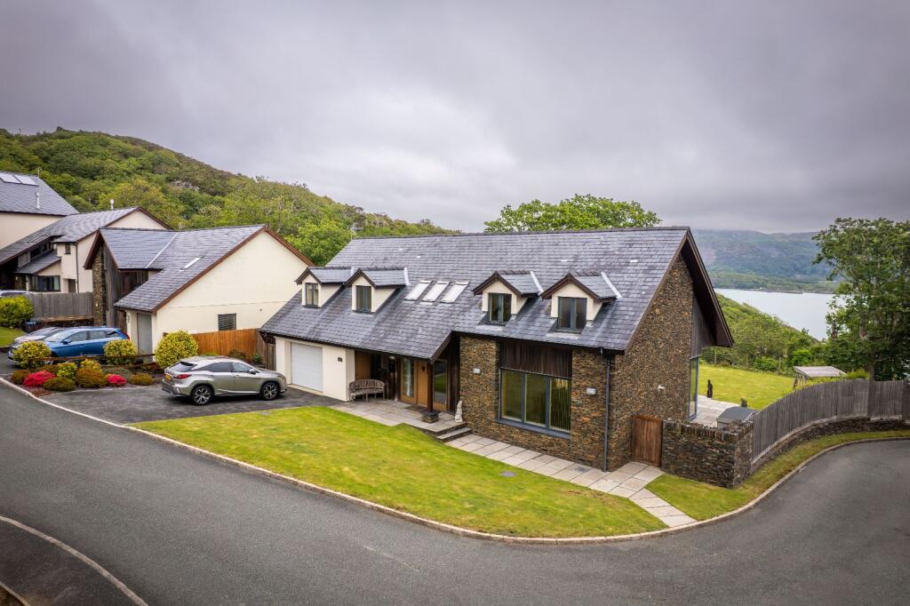 Main image of property: Arwelfa, 22 Swn Y Dail, Barmouth, LL42 1DT