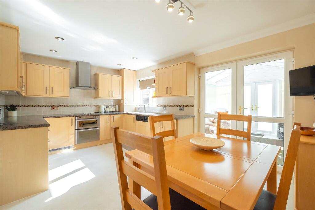 Pavilion Way, Meltham, Holmfirth, HD9 photo 3