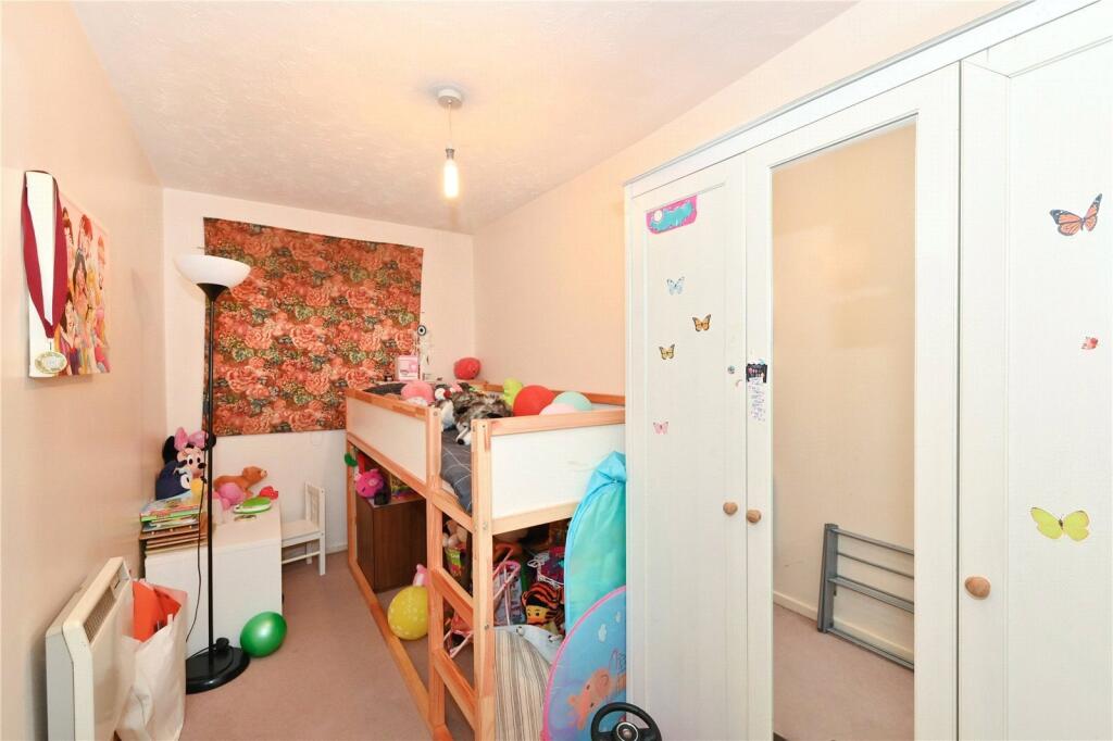Apartment in Watford, Hertfordshire - More