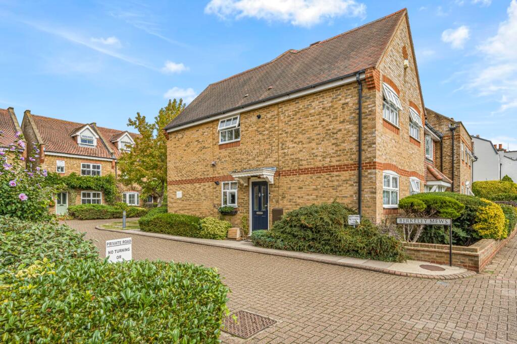 Apartment in Sunbury-on-Thames, Kempton Park - More