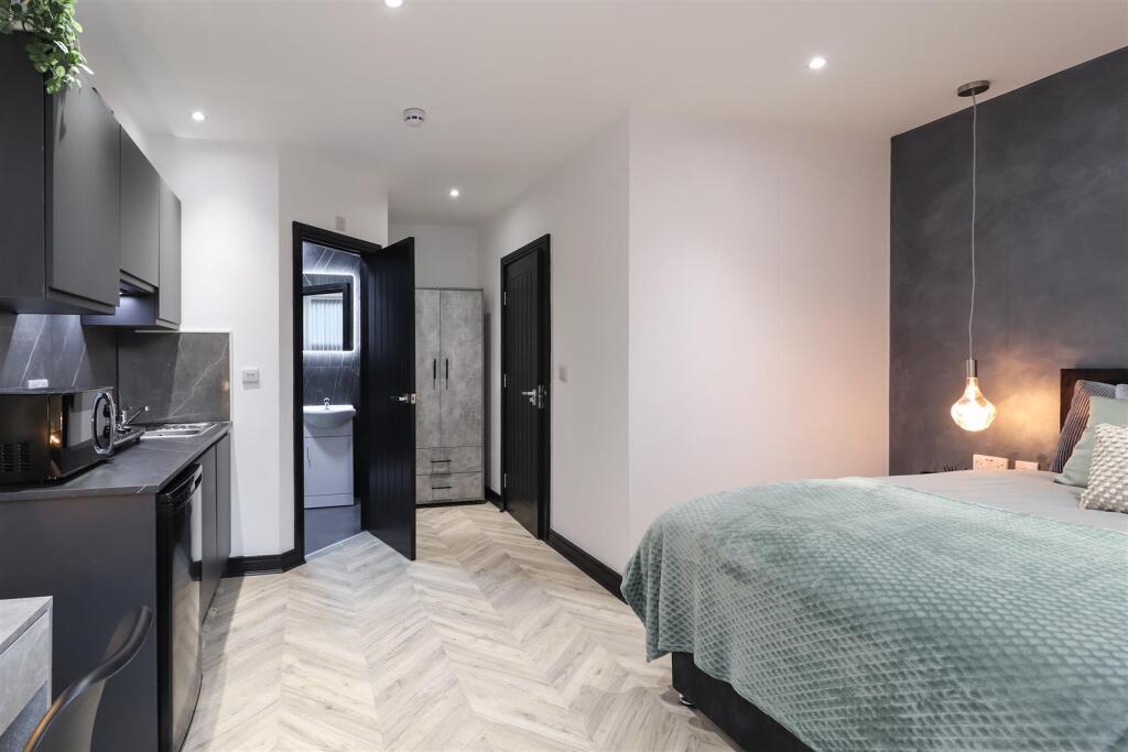 Apartment in Coventry, West Midlands - View 5