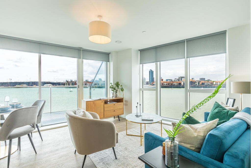 Main image of property: Centenary Plaza, Southampton, Hampshire, SO19