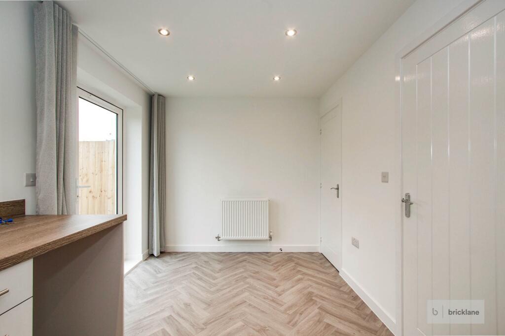 House in Bristol, Lyde Green, Emersons Green - More