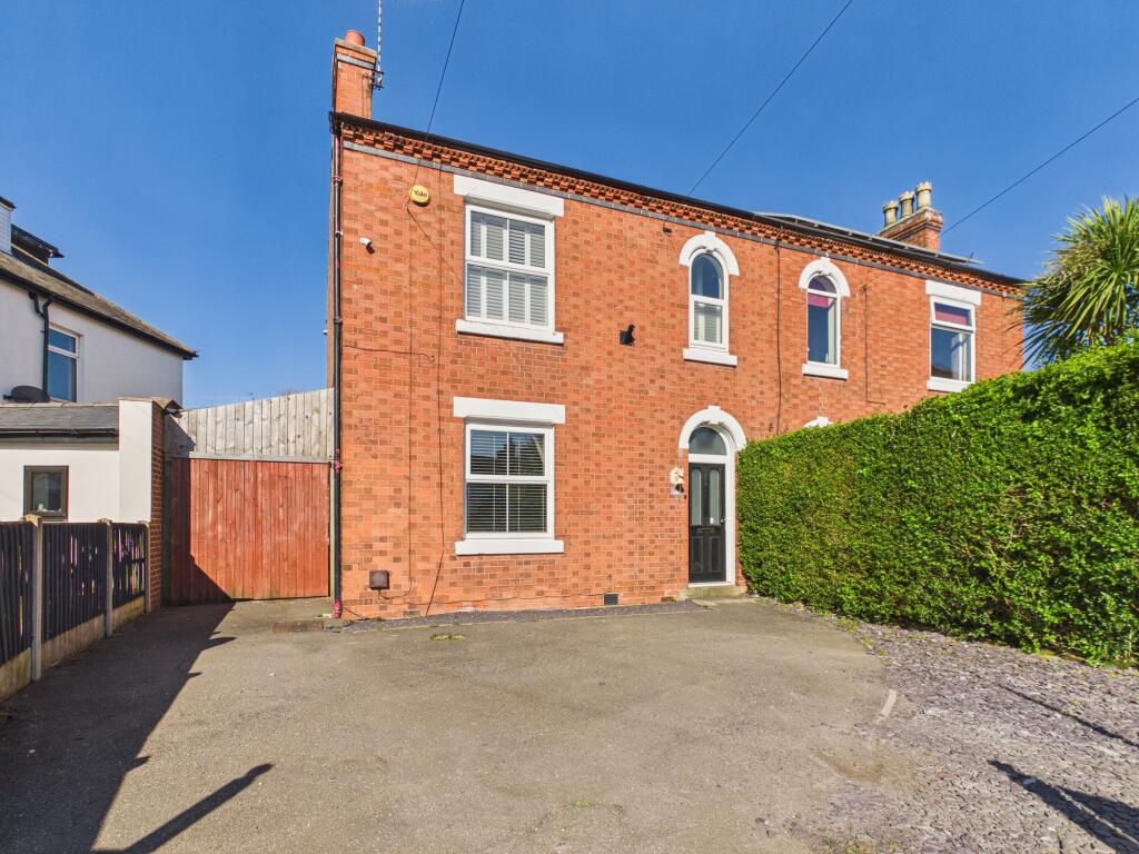 3-bed semi-detached on Derby Road, Draycott, £389,950
