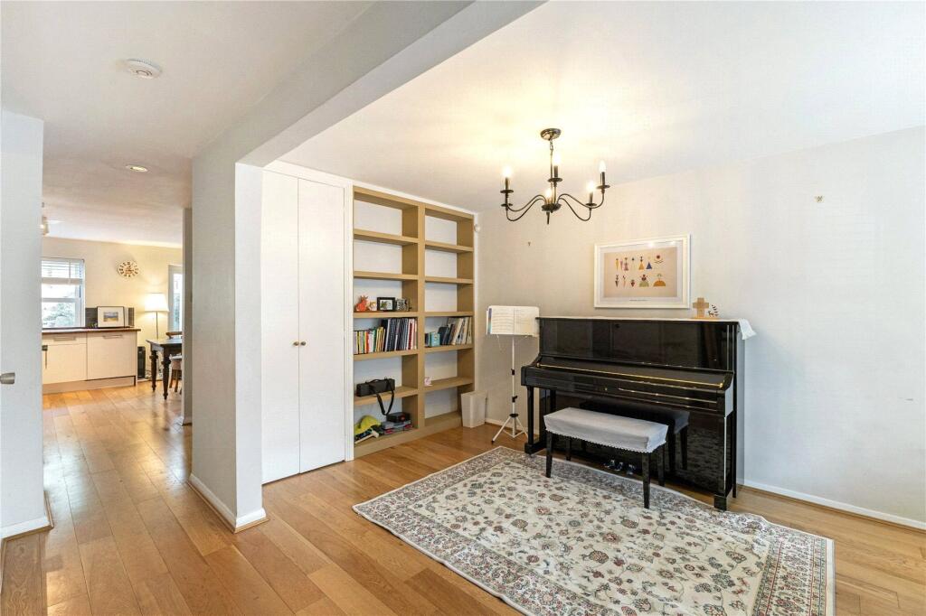 House in London - View 5