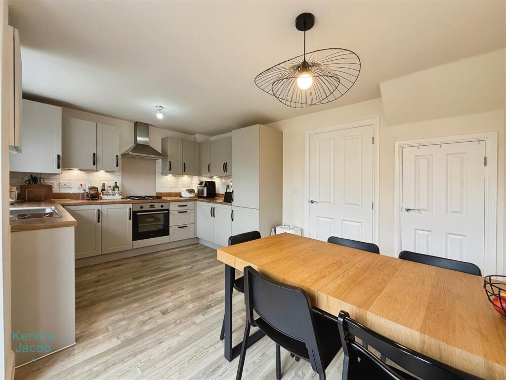 Pearl Drive, Worksop photo 2