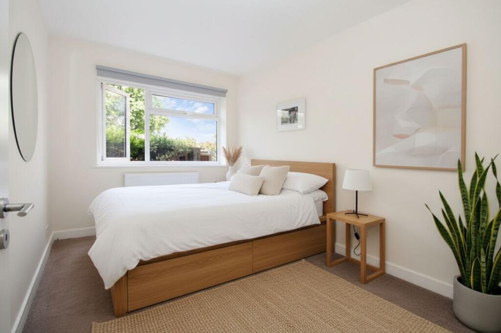 Apartment in Southall - View 5
