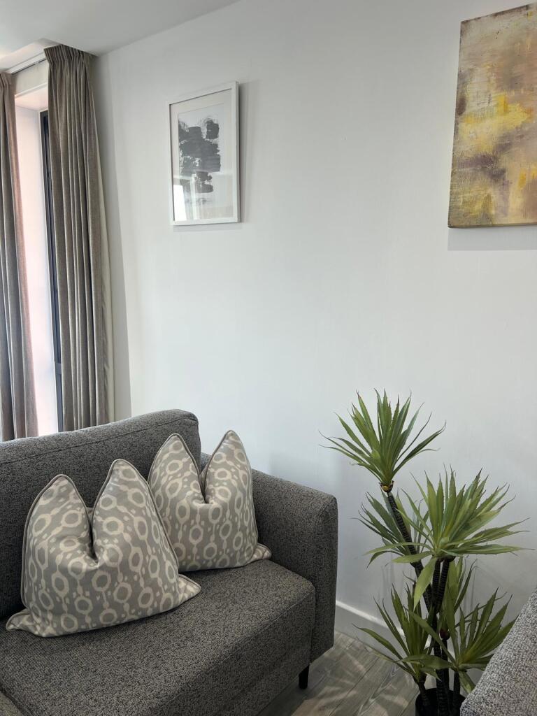 Main image of property: Oxbow, Stephenson House