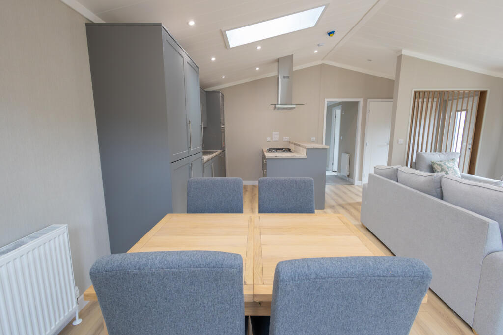 House in Mole Valley, Capel - View 4