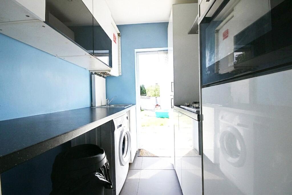 Apartment in Enfield - View 5