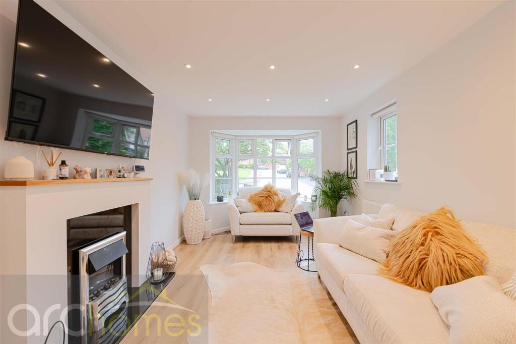 House in Wigan, Greater Manchester - More