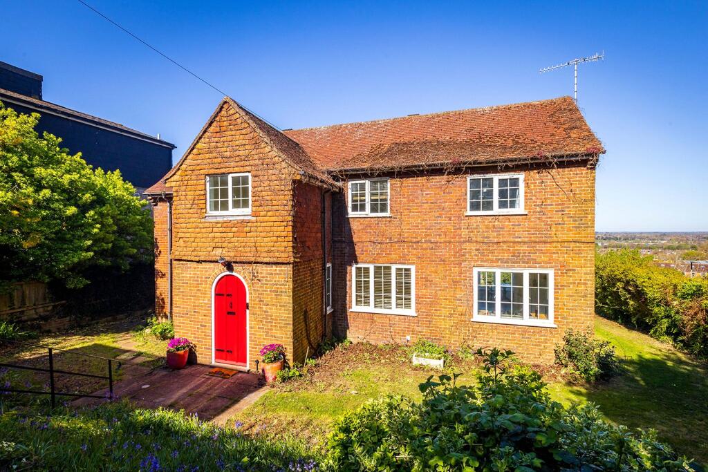 5-bed detached on 15, Harvey Road, Guildford, Surrey, GU1, £1,125,000