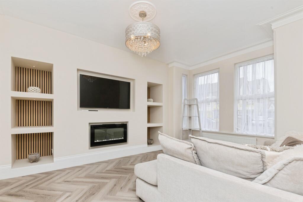 House in Clacton-on-Sea, Great Clacton - View 3