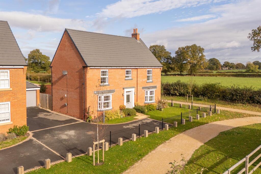 5-bed detached on Klein Way, Ashlawn Gardens, Rugby,CV22, £700,000
