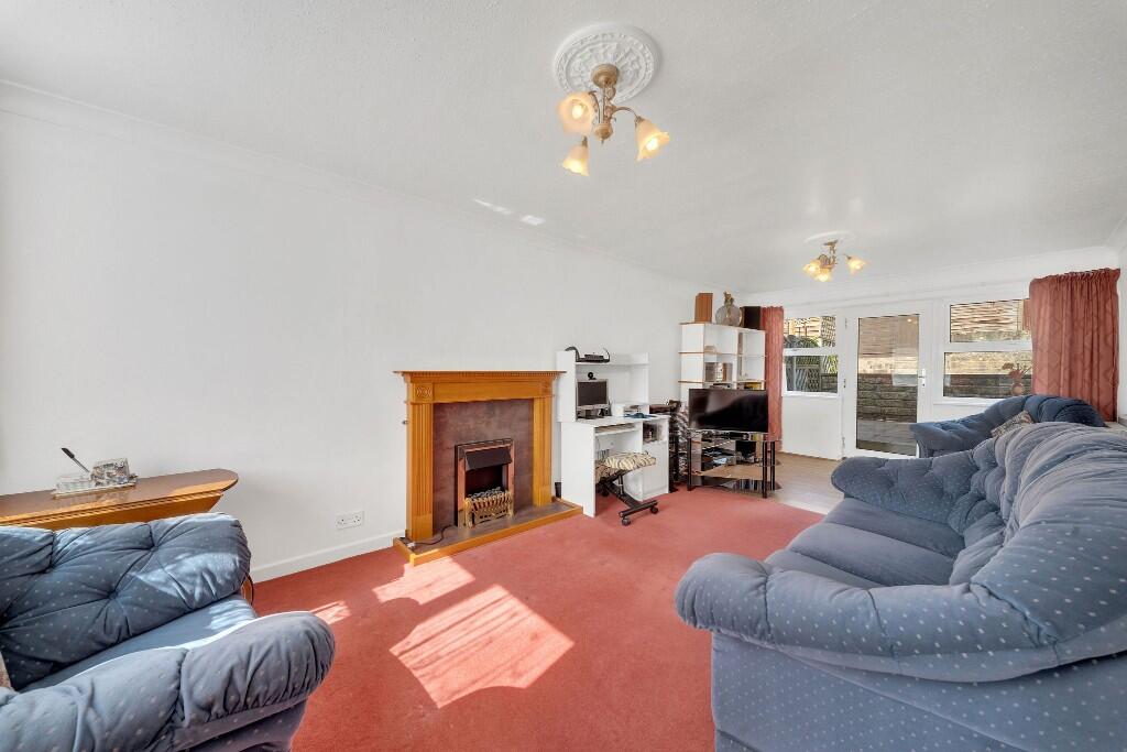 14 Knapping Hill, Harrogate, North Yorkshire, HG1 2DN photo 3