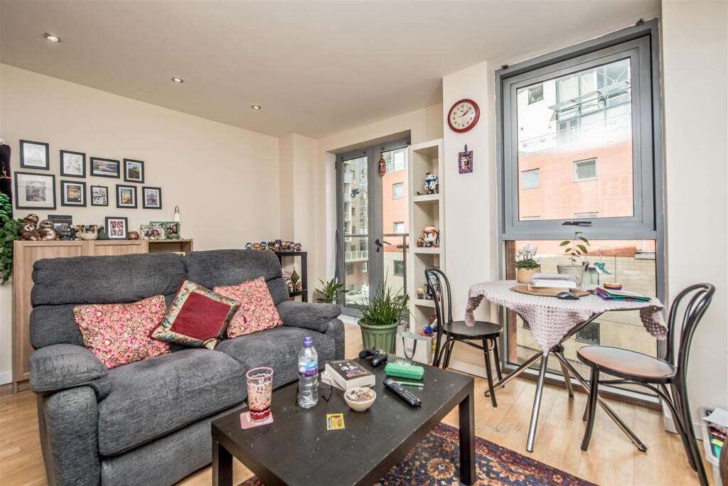 Apartment in Leeds - More