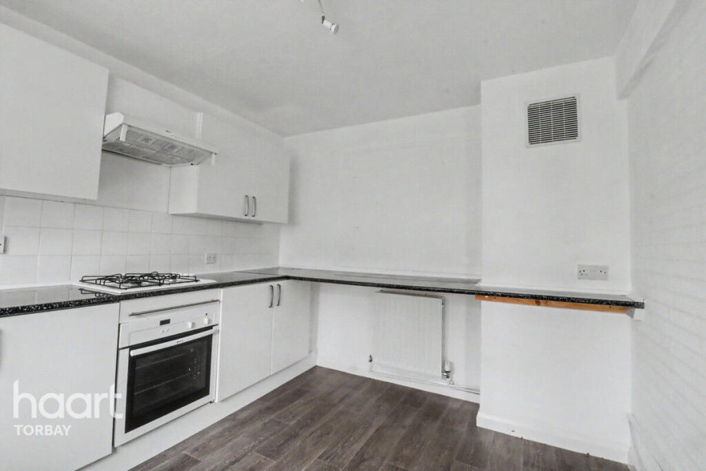 4-bed terraced on Lords Place, Torquay, £212,500