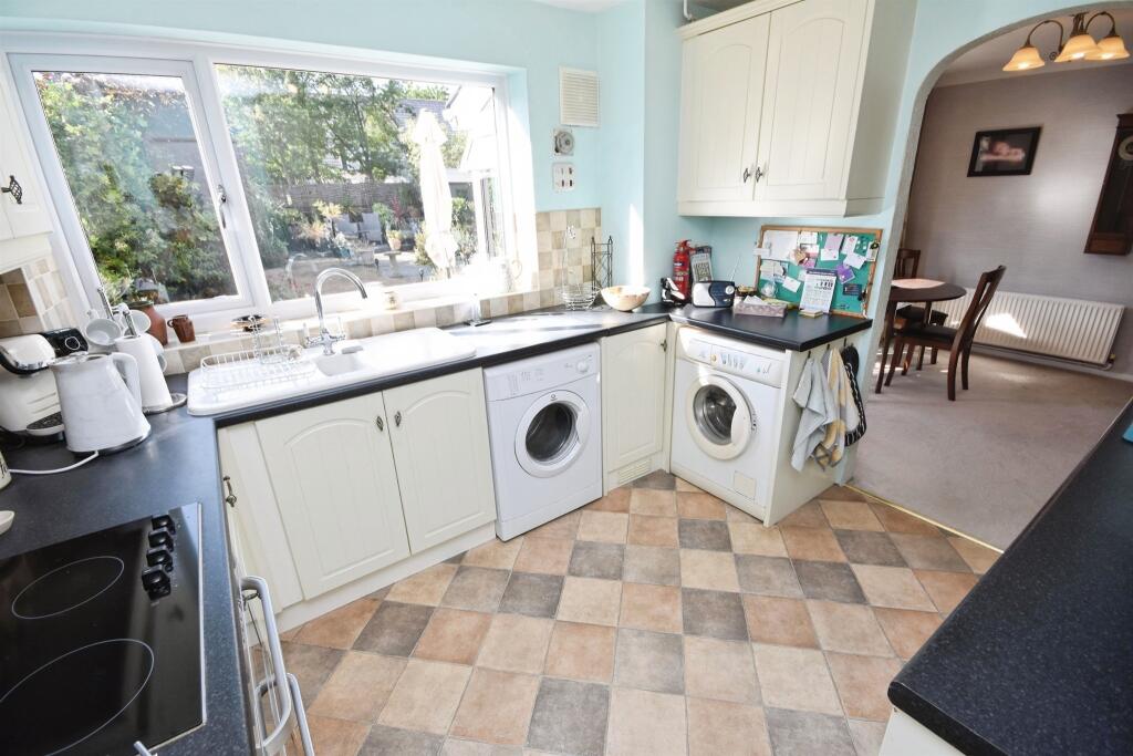 House in Braintree, Rayne - More