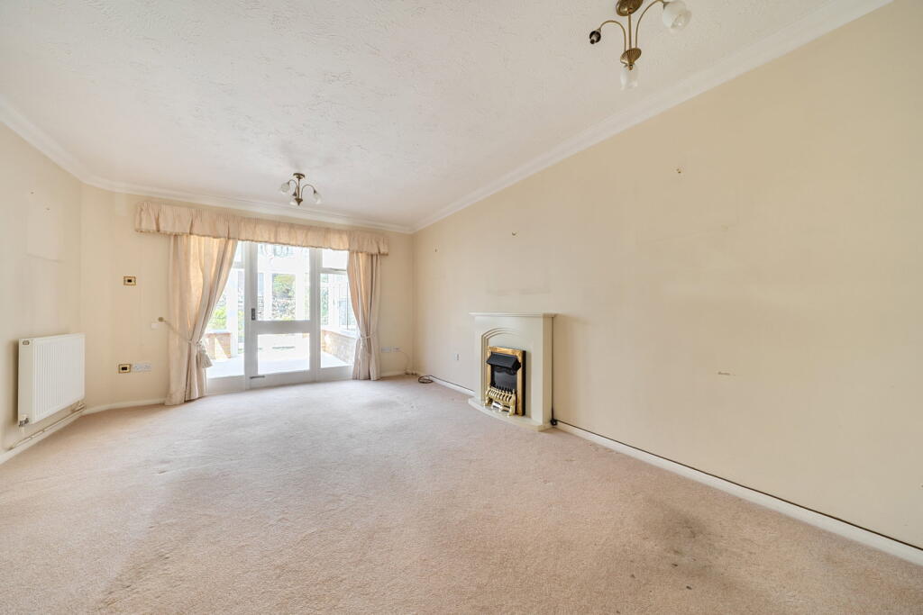 House in Tonbridge - More