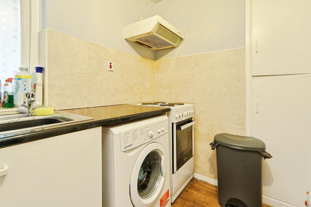 Additional image 6 of Frizley Gardens, BRADFORD