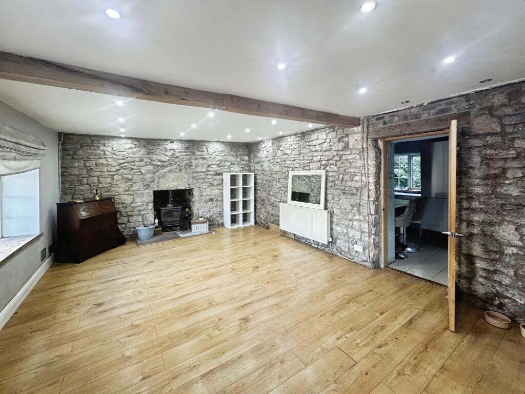 Main image of property: Elizabeth Row, Talywain, Pontypool