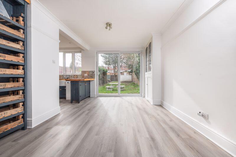 House in London - View 5