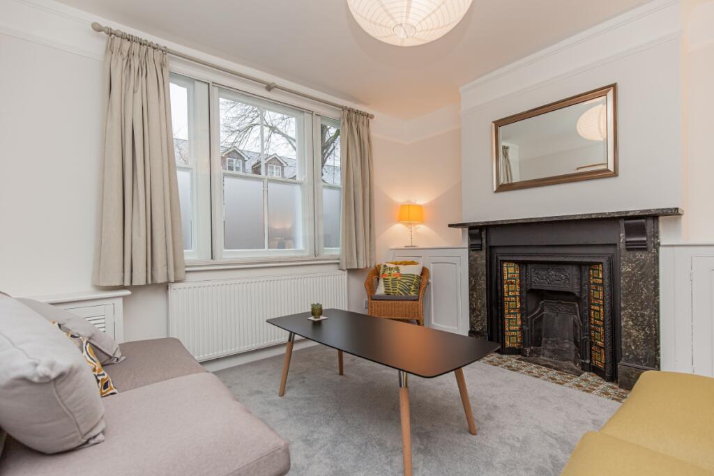 Main image of property: Hollybush Row, Oxford