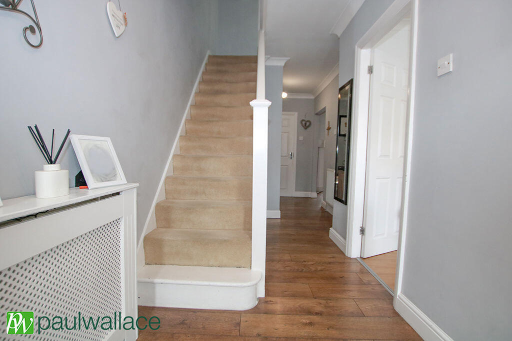 House in Broxbourne, Cheshunt - View 3