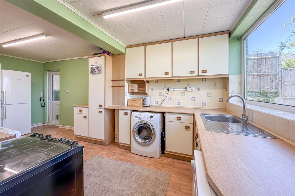 Additional image 17 of Springfield Crescent, Harpenden, Hertfordshire, AL5