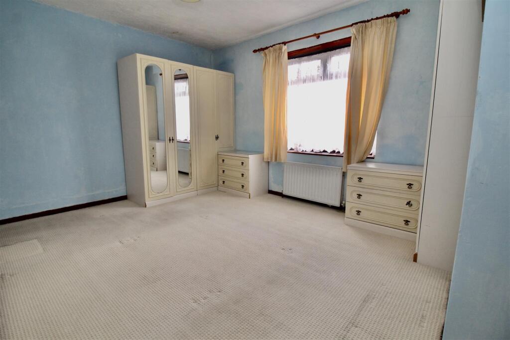 House in Birmingham, West Midlands - More