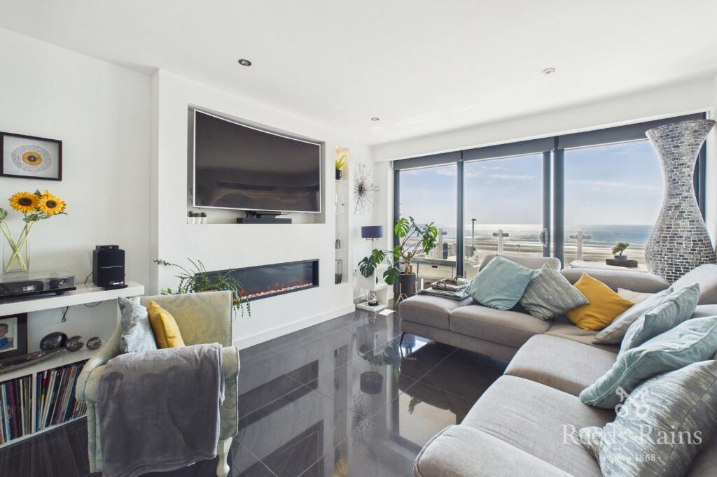 Main image of property: New South Promenade, Blackpool, Lancashire, FY4