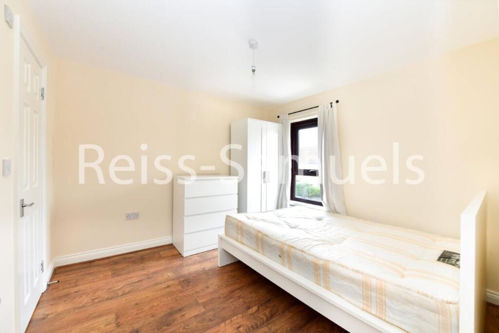 6 bedroom terraced house for rent