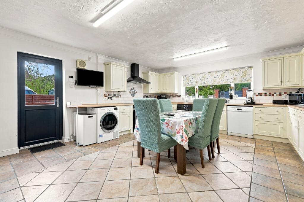 Beehive Lane, Galleywood, Chelmsford, Essex photo 3
