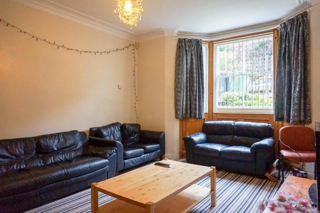 6 bedroom house for rent