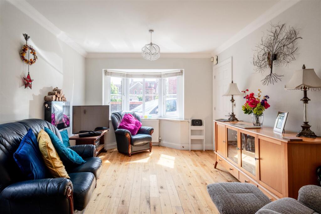 Sunleigh Court off Western Road, Hurstpierpoint photo 3