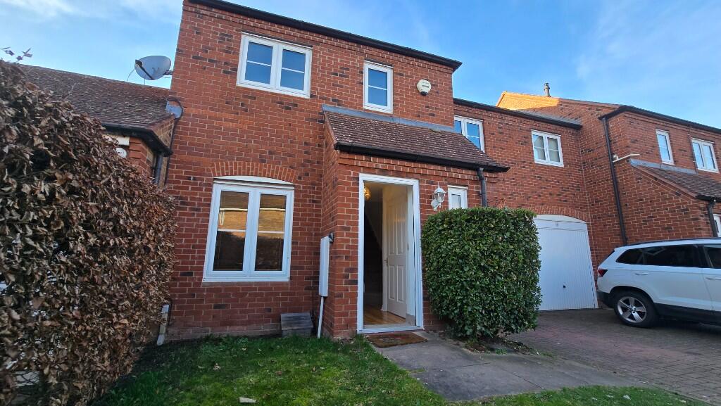 Main image of property: Longfellow Road, Stratford-Upon-Avon, Warwickshire, CV37