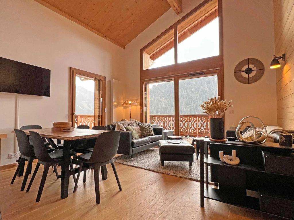 Main image of property: Central 4 Bed Apartment, SW Facing + Panoramic Views, Chatel