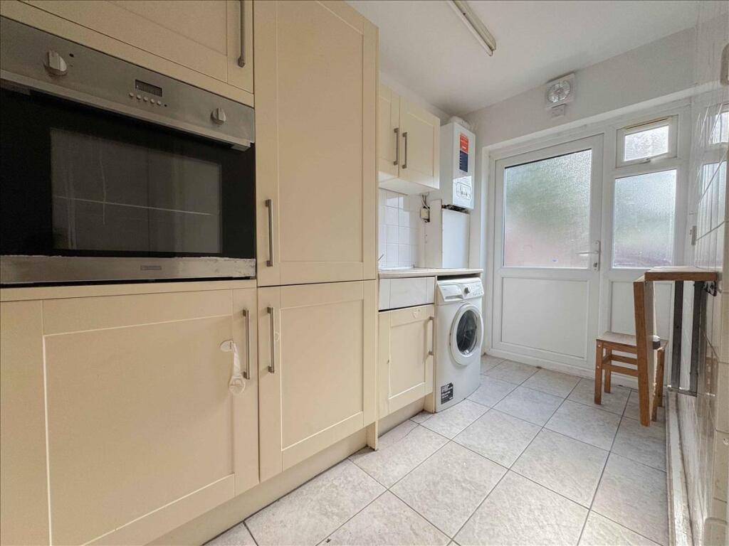 Apartment in Twickenham - View 5
