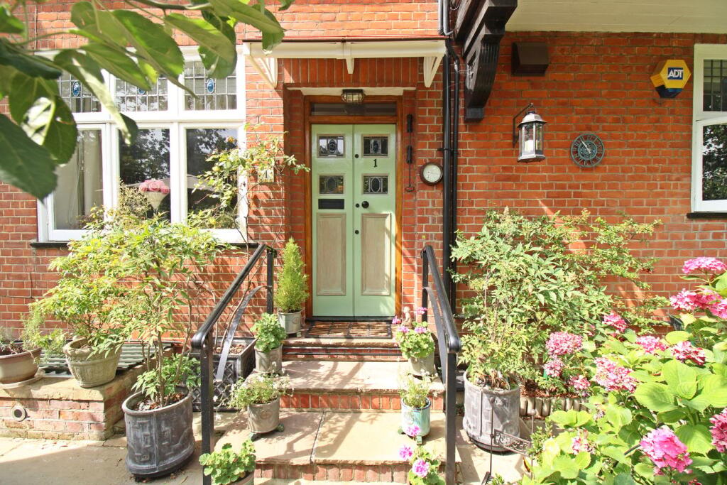 Apartment in Beckenham, Park Langley - More