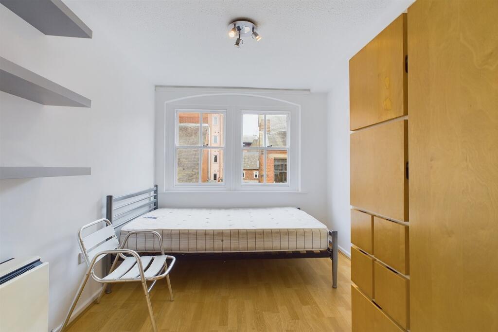 Apartment in Newcastle upon Tyne - View 3