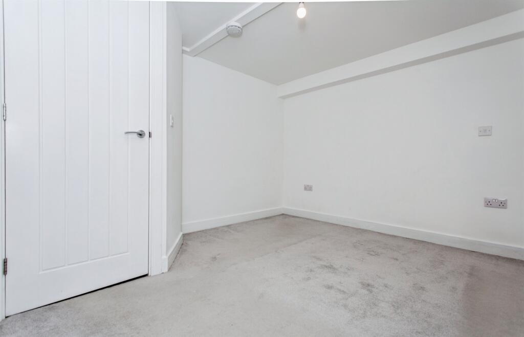 Apartment in Cambridge - View 5