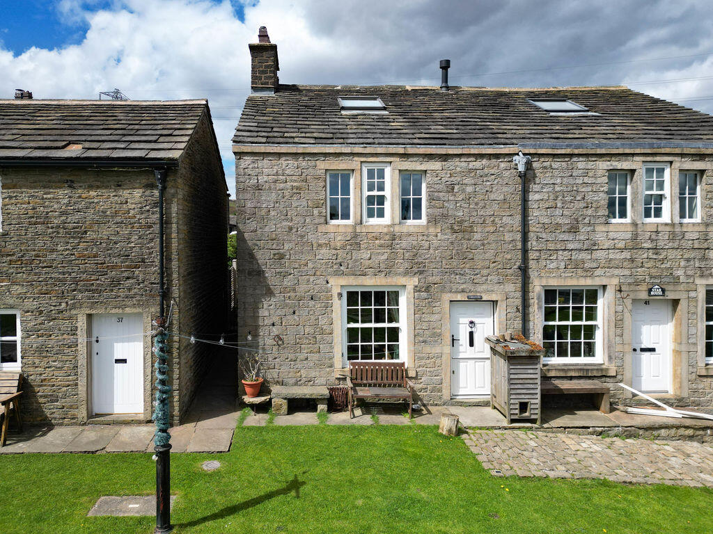 Main image of property: Knacks Lane, Rochdale