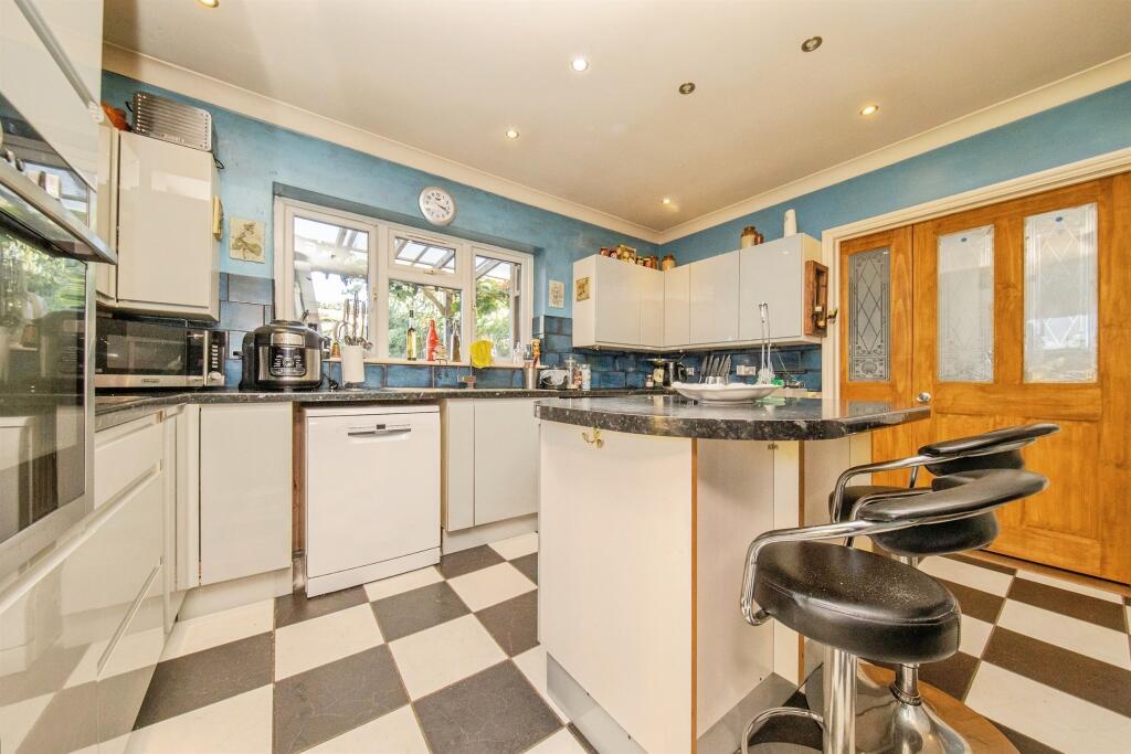 House in Clacton-on-Sea, Holland-on-Sea - More