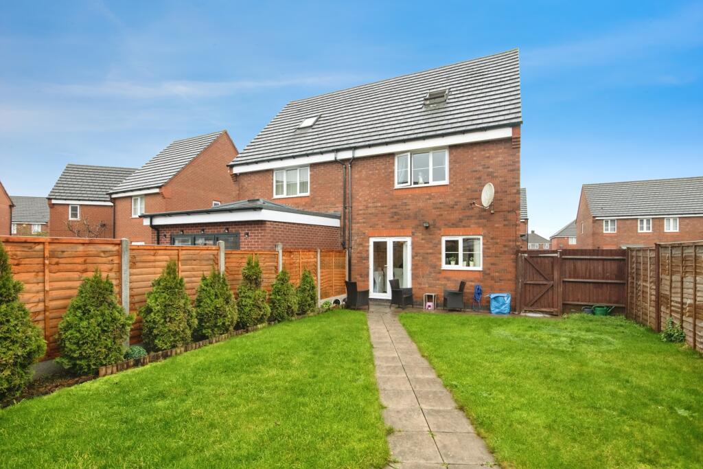 Additional image 15 of Old College Avenue, Oldbury, B68